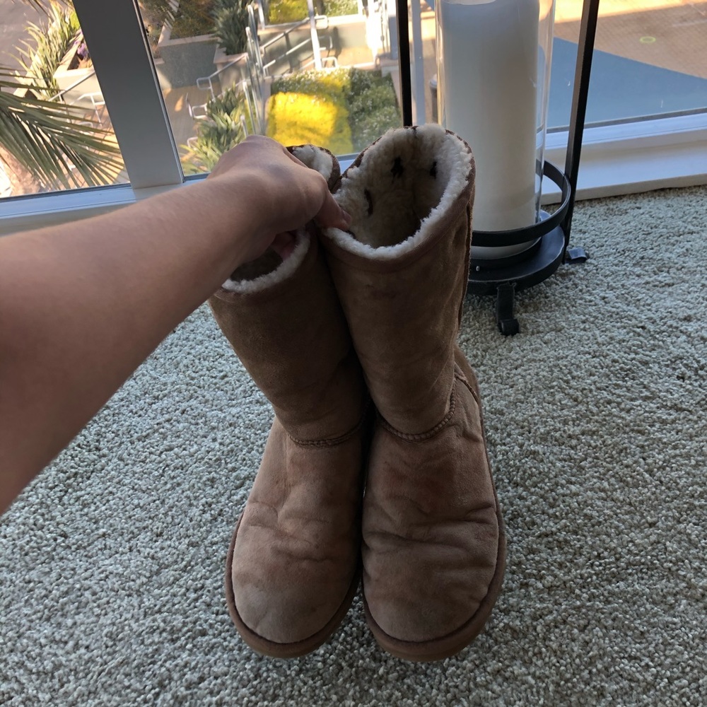 UGG BOOTS LIGHT BROWN